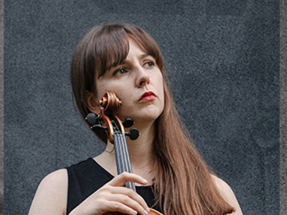 Image of Neasa Ní Bhriain, Irish violist