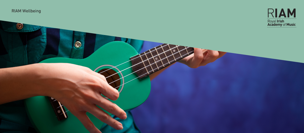 Ukulele Happy - Groovy Chords & Easy Action
